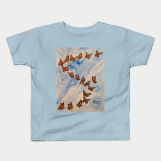 Flight of the monarch butterfly Kids T-Shirt